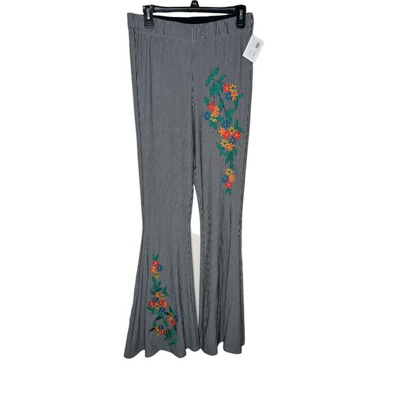 Judith March Women's Pants Flare Pull On Striped Embroidered Floral Medium NWT - Picture 1 of 11
